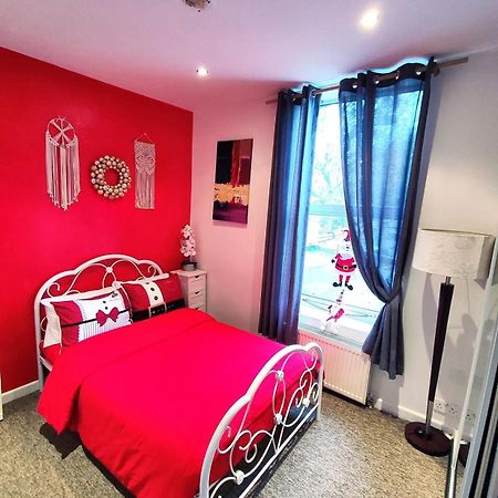 Double Room Lgbt Лондон Екстериор снимка