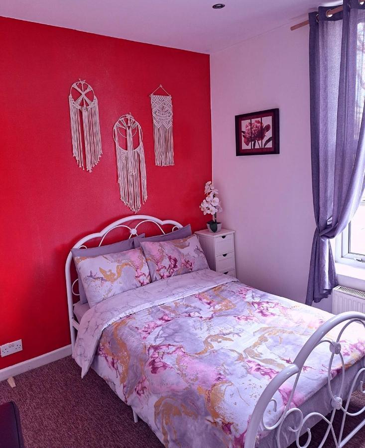 Double Room Lgbt Лондон Екстериор снимка