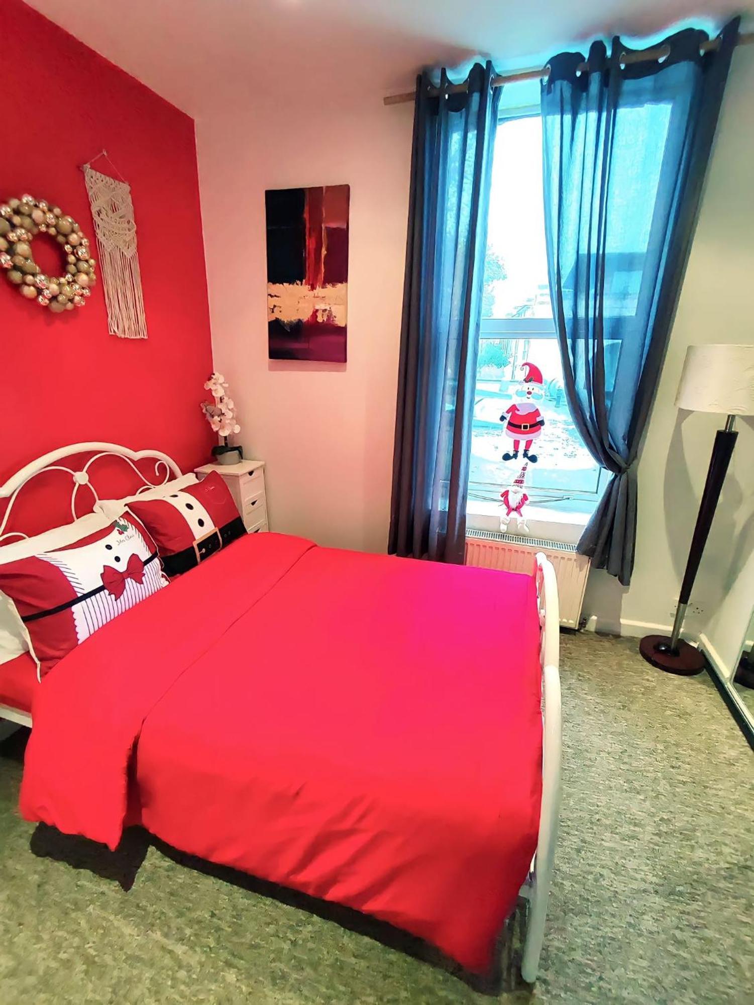 Double Room Lgbt Лондон Екстериор снимка
